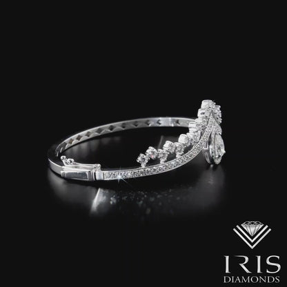 Crown Élysée Diamond Bangle